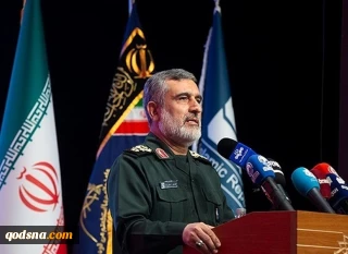 سردار حاجی‌زاده فرمانده نیروی هوافضای سپاه؛

آمریکایی‌ها با زبان تمنا و خواهش با ایران مکاتبه دارند