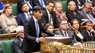 ارتقاء جایگاه لندن در نسل کشیِ غزه:

نیروی هوایی انگلیس برای حمایت از اسرائیل پروازهای اطلاعاتی انجام می‌دهد