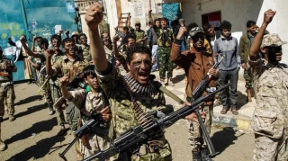 مقام ارشد جنبش انصار الله خبر داد

آغاز بسیج مردمی انصارالله یمن برای اعزام نیرو به نوار غزه