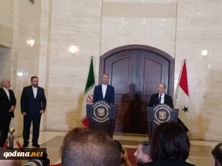 خلال مؤتمر صحفي عقده مع نظيره السوري.. 

أمير عبداللهيان: امريكا تتحمل المسؤولية ازاء العدوان الصهيوني على السفارة الايرانية في سوريا