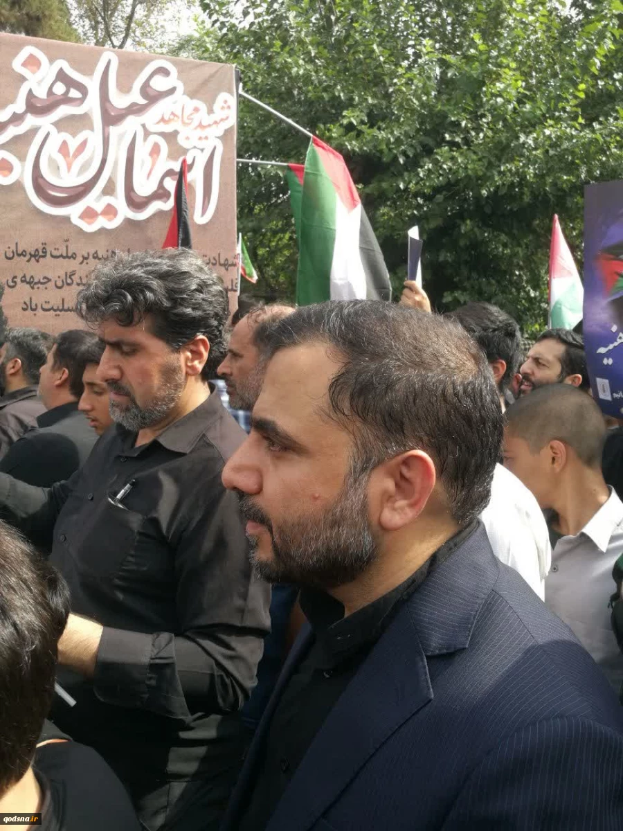 وزیر ارتباطات در مراسم تشییع اسماعیل هنیه در گفت و گو با خبرگزاری قدس؛

از هر قطره خون شهید هنیه، هنیه دیگری پیدا خواهد شد 2