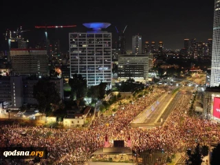 Zionist settlers pour onto streets in anti-Netanyahu protests