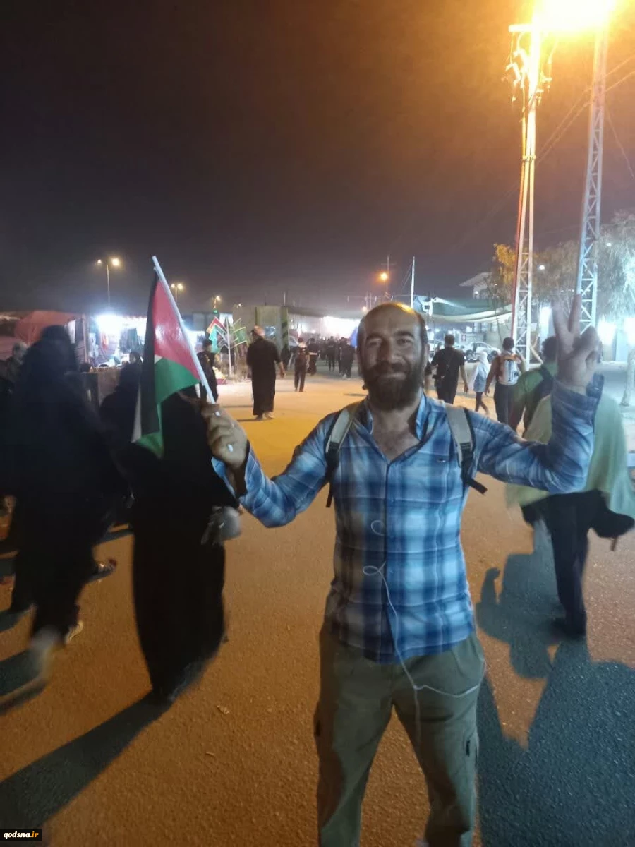 تصاویر ارسالی خبرنگار قدسنا از زائران پیاده روی اربعین حسینی با پرچم فلسطین در مسیر کربلا(بخش چهارم) 2
