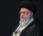 رهبر انقلاب در دیدار دانشجویان در حسینیه امام خمینی:

کارزار بین جبهه حسینی و جبهه یزیدی تمام نشدنی است 2