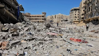 سیصد و بیست و هفتمین روز عملیات طوفان الاقصی و جنایات رژیم صهیونیستی علیه غزه؛

17 شهید در بمباران خانه‌ای در غزه/حمله گسترده‌ صهیونیست‌ها به کرانه باختری/حمله پهپادی ارتش اشغالگر به یک خودرو در لبنان