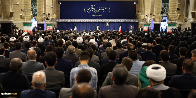 IR Leader:
I'll talk about Lebanon, Martyr Nasrallah soon

Adressing a group of Iranian elites, and top scientific figures, the Leader of the Islamic Revolution Ayatollah Seyyed Ali Khamenei said "I will soon talk about the issues of Gaza and Lebanon i