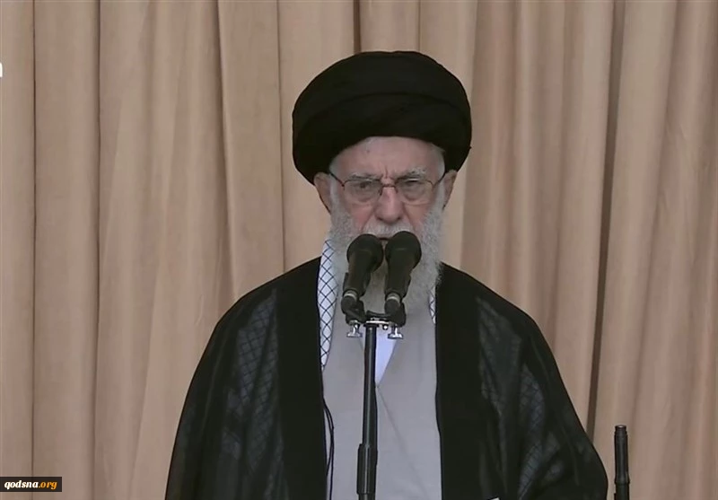 قائد الثورة الإسلامية في الخطبة الثانية باللغة العربية: الشهيد نصرالله تخطى نطاق شعبيته وتاثيره حدود لبنان  2