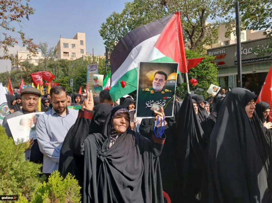 اختصاصی قدسنا/ گزارش تصویری مراسم تشییع سردار شهید نیلفروشان در میدان امام حسین تهران
 4