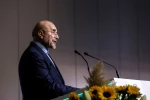 قالیباف در اجلاسیه شهدای وحدت:

خدا نگذرد از کسانی که می‌خواهند تخم تفرقه را در کشور بپاشند
 2