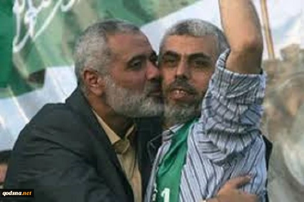 تصویری از جوانی شهیدان هنیه و سنوار در کنار هم 2