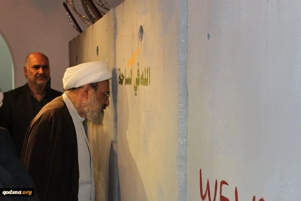 بازدید دبیر کل جمعیت دفاع از ملت فلسطین از آثار نمایشگاه گروهی هنر طوفان 4