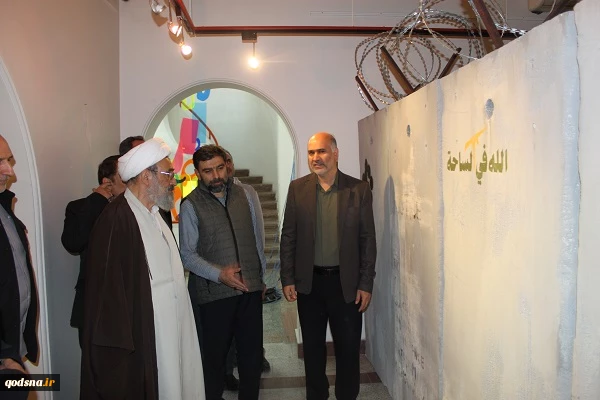 بازدید دبیرکل جمعیت دفاع از ملت فلسطین از نمایشگاه «هنر طوفان» در موزه فلسطین 2