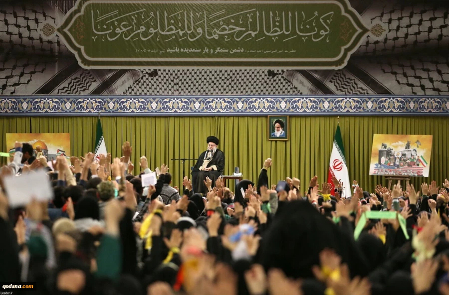 قائد الثورة الاسلامية يستقبل حشدا من طلاب ايران 2