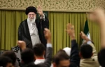 رهبر انقلاب: مقابله اسلامی، ملی، عقلانی، خردمندانه و انسانی ملت ایران با استکبار آمریکا ادامه خواهد یافت/ رژیم صهیونیستی و آمریکا در قبال هر اقدام ضدّ ملت ایران، قطعاً پاسخ دندان‌شکنی خواهند گرفت 2