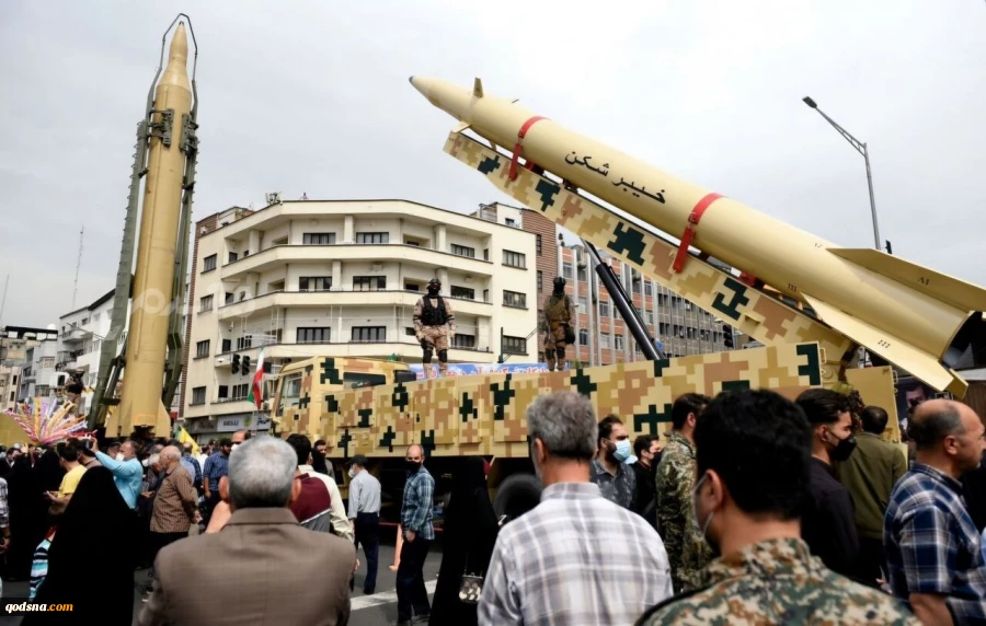 تغريدة بالعبرية لمكتب قائد الثورة: اميركا والكيان الصهيوني سيتلقيان رداً قاصماً 2