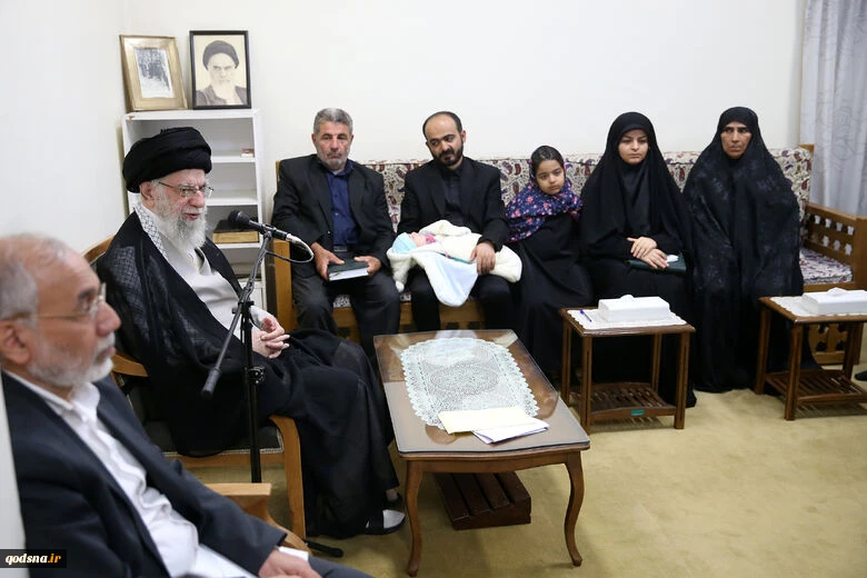 خلال استقباله عوائل شهداء الجيش الإيراني؛

قائد الثورة الإسلامية: الكيان الصهيوني هو أخبث اعداء الاسلام
 2