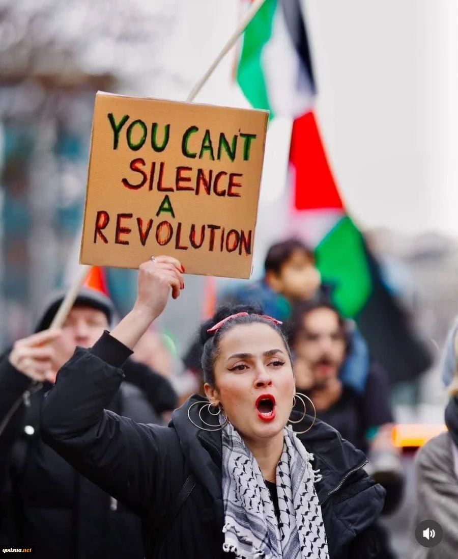 تصاویری از تظاهرات فعالان حامی فلسطین در اسلو پایتخت نروژ به احترام خبرنگاران فلسطینی که در حین پوشش خبری نسل کشی در نوار غزه به دست نظامیان رژیم صهیونیستی به شهادت رسیدند 3