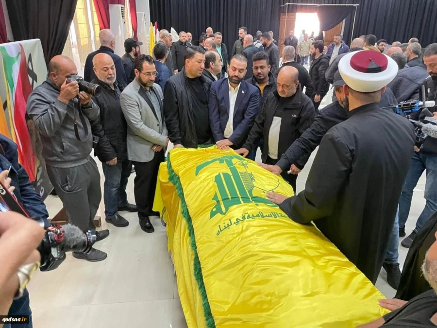 تشییع پیکر محمد عفیف در صیدا 
 2