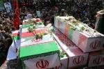 تشییع پیکر شهدای گمنام/  پیکر ۱۰۰ شهید گمنام در تهران و ۲۰۰ شهید هم در سایر استان‌ها در حال تشییع است 2