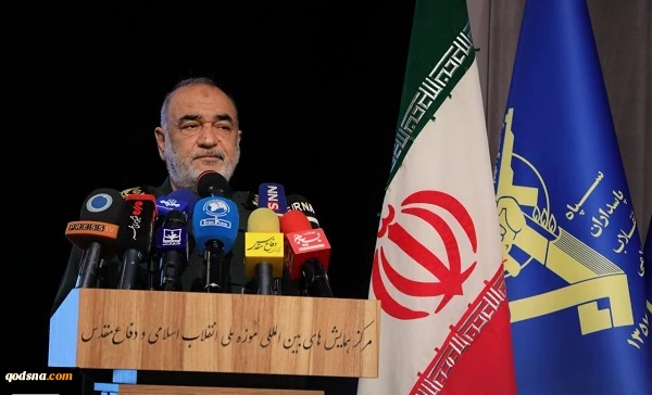 سردار سلامی: امروز می فهمیم قهرمانان دفاع مقدس چه کردند/ از تمامیت ارضی و منافعمان قاطعانه دفاع خواهیم کرد 2