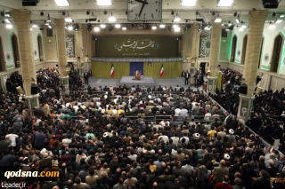رهبر انقلاب در دیدار هزاران نفر از مداحان و شاعران اهل‌بیت(ع): 

جمهوری اسلامی برای هر اقدامی در منطقه نیاز به نیروی نیابتی ندارد/ ملت‌های شرافتمند منطقه رژیم منحوس صهیونیستی را ریشه‌کن می‌کنند/ پیش‌بینی می‌کنیم مجموعه‌ای قوی و شرافتمند در سوریه نیز سربرآورد
