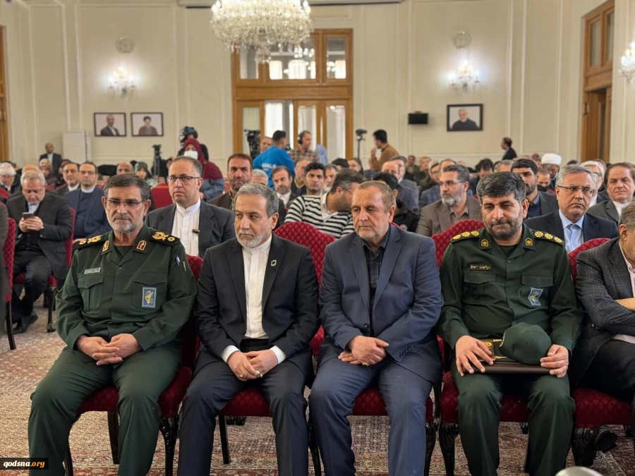 عراقچی در مراسم گرامیداشت سالگرد شهادت سردار سلیمانی در وزارت خارجه: سردار سلیمانی مکتب مقاومت را در میدان عمل به محور مقاومت تبدیل کرد 2