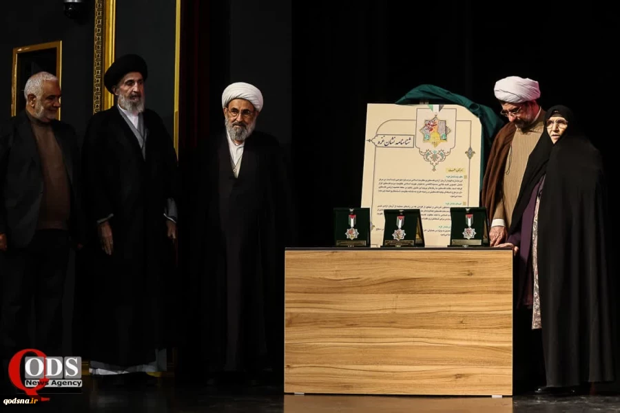رونمایی از سی عنوان کتاب حوزه مقاومت ، اهدای میثاقنامه نامه حمایت از مقاومات و رونمایی نشان جهانی غزه در سیزدهمین همایش غزه نماد مقاومت  6
