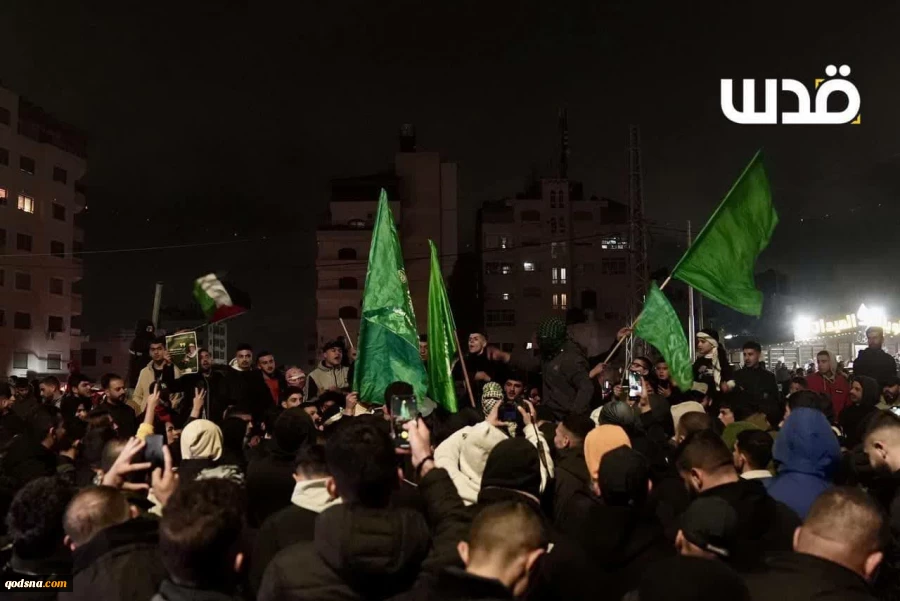 تصاویری از جشن و شادی فلسطینیان در رام الله پس از آزادی اولین گروه از اسرای فلسطینی 2