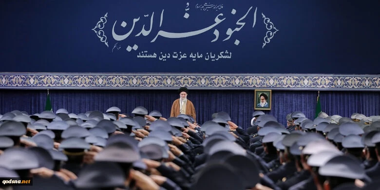 قائد الثورة الاسلامية يستقبل جمعا من قادة القوة الجوية 2