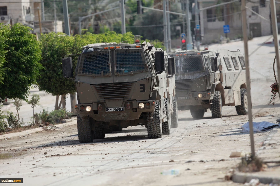 Zionist troops raids homes of released captives in the West Bank