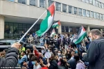 سرکوب دانشجویان معترض به جنایات در غزه/همکاری دانشگاه‌های انگلیس با نهادهای امنیتی افشا شد 2