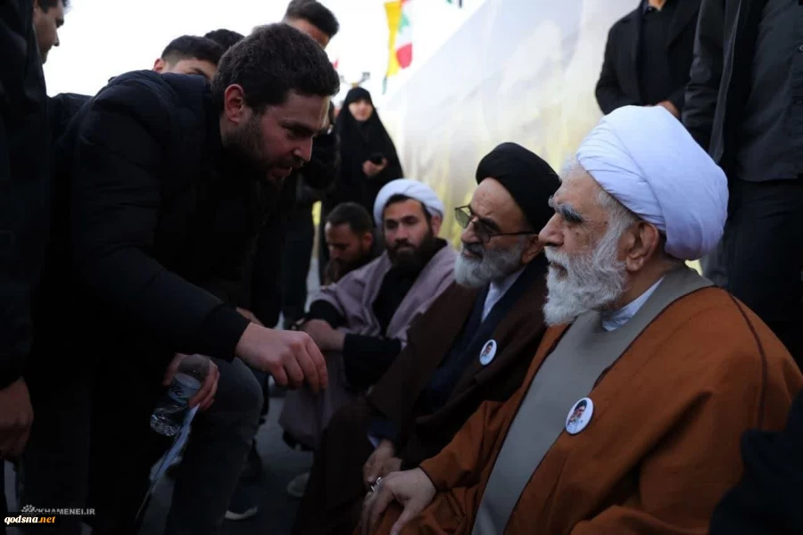 تصاویر حضور نمایندگان رهبر انقلاب در مراسم تشییع شهید صفی‌الدین 8