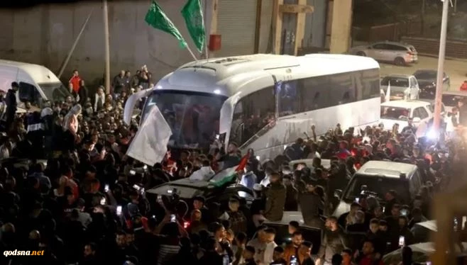 حماس:

اشغالگران هیچ راهی جز آغاز  مرحله دوم مذاکرات توافق آتش بس ندارند/ راه بهانه‌تراشی بیهوده را به روی دشمن بستیم 2
