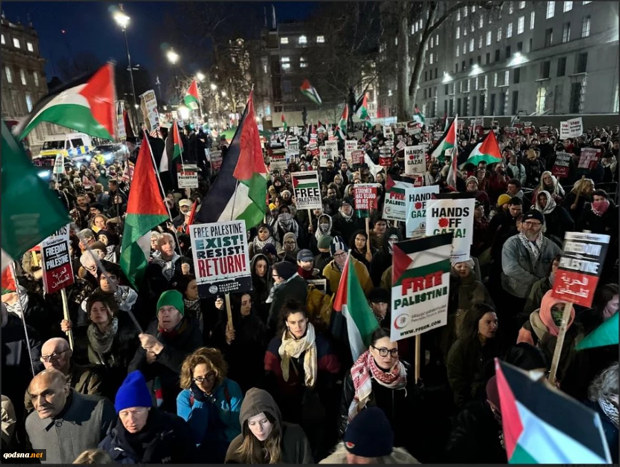 Thousands protest in London against renewed attacks on Gaza