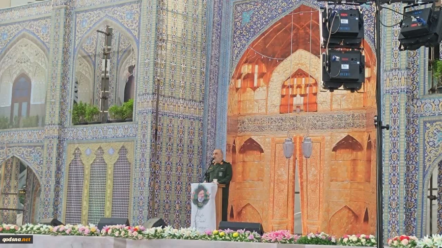 سردار سلامی در مراسم سالگرد شهید رئیسی (شهدای خدمت)؛

شهید رئیسی برای خدمت و در راه جهاد عظیم جاودانه شد/هر چه از صفات برجسته شهدای خدمت بگوییم اندک است/موازنه قدرت در منطقه تغییر کرده و مصمم به حرکت مقتدرانه و مستقل هستیم 2
