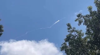 Yemeni missile halts flights at Ben Gurion, sends settlers to shelters