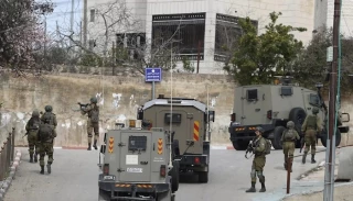 الاحتلال يصيب طفلاً بالرصاص ويعتقل 10 فلسطينيين في الضفة الغربية