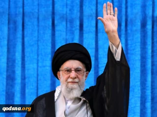 رهبر انقلاب در اجتماع مردم در حرم مطهر امام خمینی(رض): امام اعتماد به نفس و «ما می‌توانیم» را در هویت ملی ایران و در جوانان و سیاستمداران زنده کرد/ صنعت عظیم هسته‌ای بدون غنی‌سازی عملاً بی‌فایده است/  این حد از پستی، خباثت، شقاوت و شرارت رژیم صهیونیستی واقعاً حیرت‌آور است/ رژیم صهیونیستی به حکم قاطع الهی در حال فروپاشی است و ان‌شاءالله تحقق آن دیری نخواهد پایید
