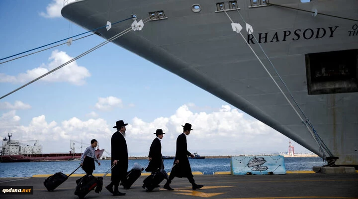 Zionists fleeing to Europe via Sinai Peninsula