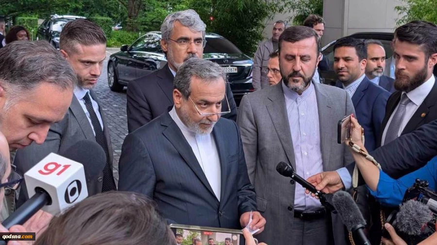 Iran exercising its legitimate right to self-defense, FM Araghchi tells E3 counterparts