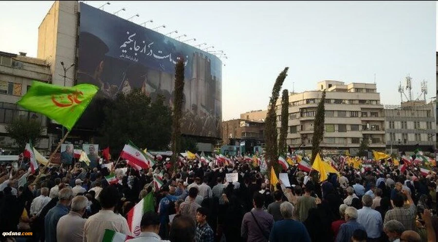 تجمع جماهيري حاشد في طهران دعماً للقوات المسلحة في المواجهة مع الكيان الصهيوني 2