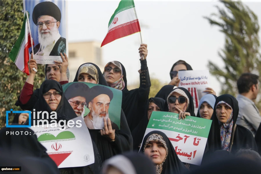 اهالي طهران ينظمون مسيرة دعما للقوات المسلحة الإيرانية ومدافعي البلاد 11
