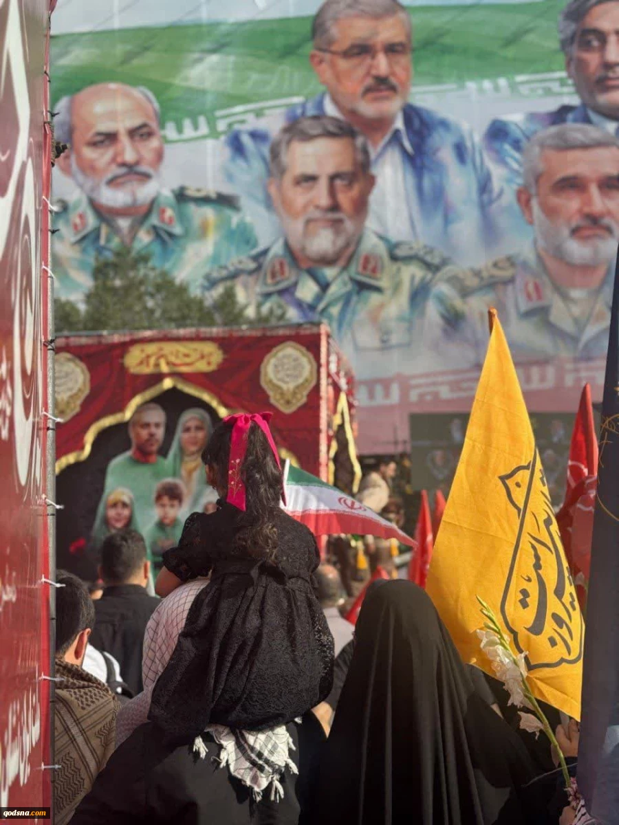 Iranians bid farewell to their martyred compatriots 2