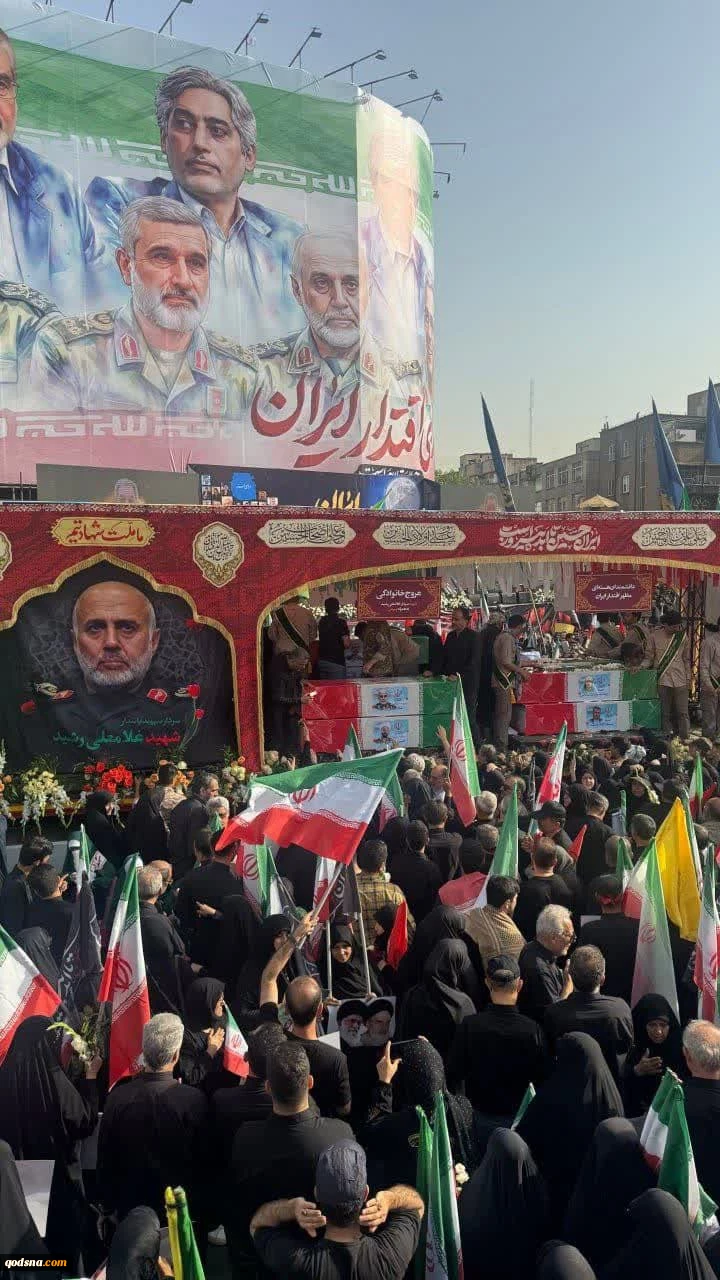 Iranians bid farewell to their martyred compatriots 5