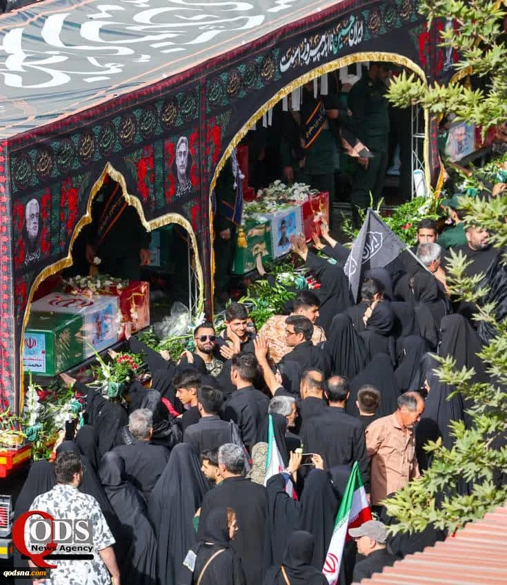 Iranians bid farewell to their martyred compatriots 6