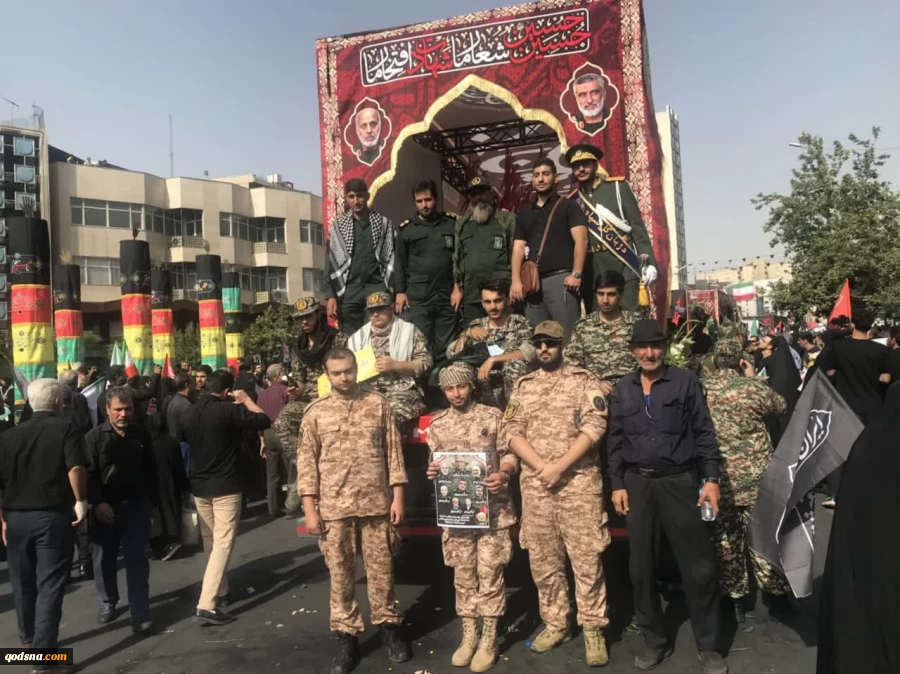 شرکت کنندگان در مراسم تشییع پرشکوه شهدای اقتدار به خبرنگار قدسنا چه گفتند؟

تا آخرین نفس و قطره خون پای انقلاب‌مان هستیم/ پیام اقتدار ایران و اتحاد ملت 6
