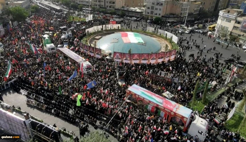 مثمنة بطولات وتضحيات الشعب الإيراني بصد العدوان..

حماس تنعى إيران باستشهاد نخبة من عسكرييها وعلمائها النوويين
 2