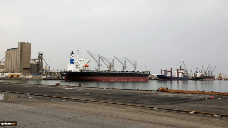 Zionist regime’s warplanes conduct series of airstrikes on Yemen’s Hudaydah port
