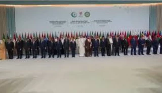 القمة العربية الإسلامية في بيانها الختامي: نرفض العدوان على قطر وندعم أي قرار تتخذه للرد