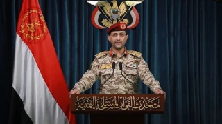 بیانیه نیروهای مسلح یمن:

 یافای اشغالی را با موشک فلسطین2 هدف قرار دادیم/ کشتی‌ها در دریاهای سرخ و عرب خود را معرفی کنند